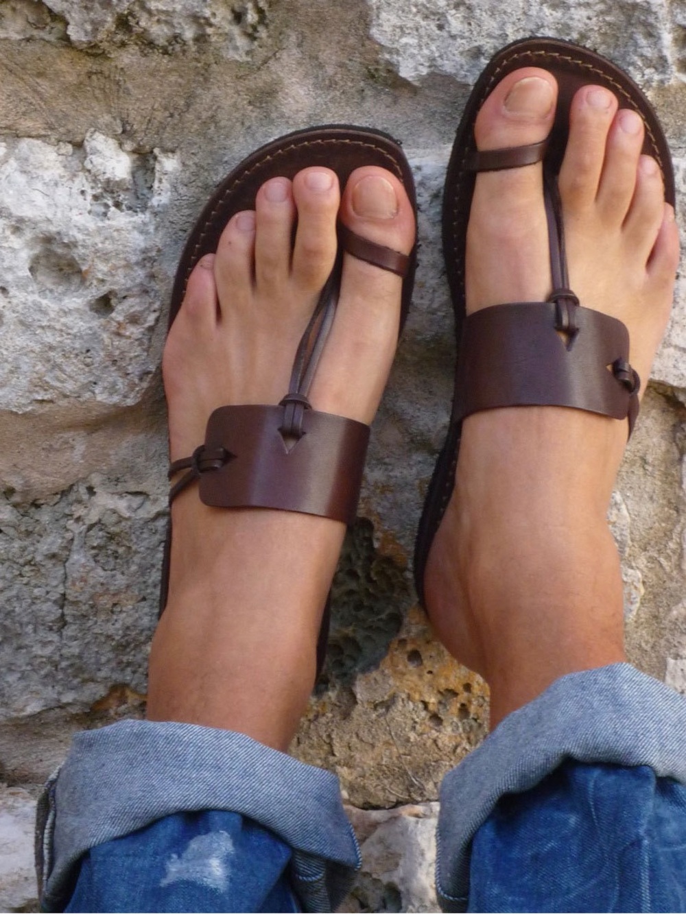 YNS Generic Brown Leather Toe-Loop Sandals for Men